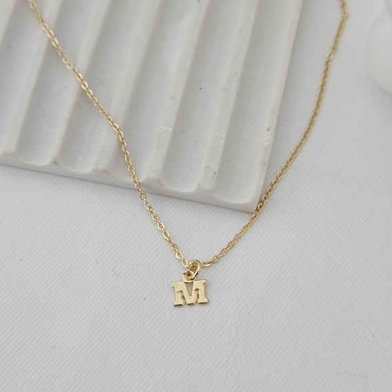 Collana con iniziale in oro: delicata collana personalizzata per bambini, regalo per il battesimo - Italia