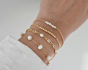 Set di 4 braccialetti in cristallo a farfalla in stile bohemien, braccialetti multistrato alla moda con perline elastiche per donne, adatti per l'uso quotidiano o come regali. | SHEIN ALIA