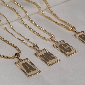 18K ゴールドフィルド イニシャルネックレス、防水変色防止ネックレス、イニシャルネックレス、パーソナライズネックレス、ゴールドレターネックレス