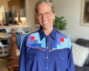 Camisa vaquera con canesú acolchado reutilizado: cierre a presión vintage de patchwork