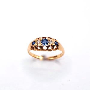 18ct Gold Cornflower Blue Sapphire & Old Mine Cut Diamond Ring – Size M