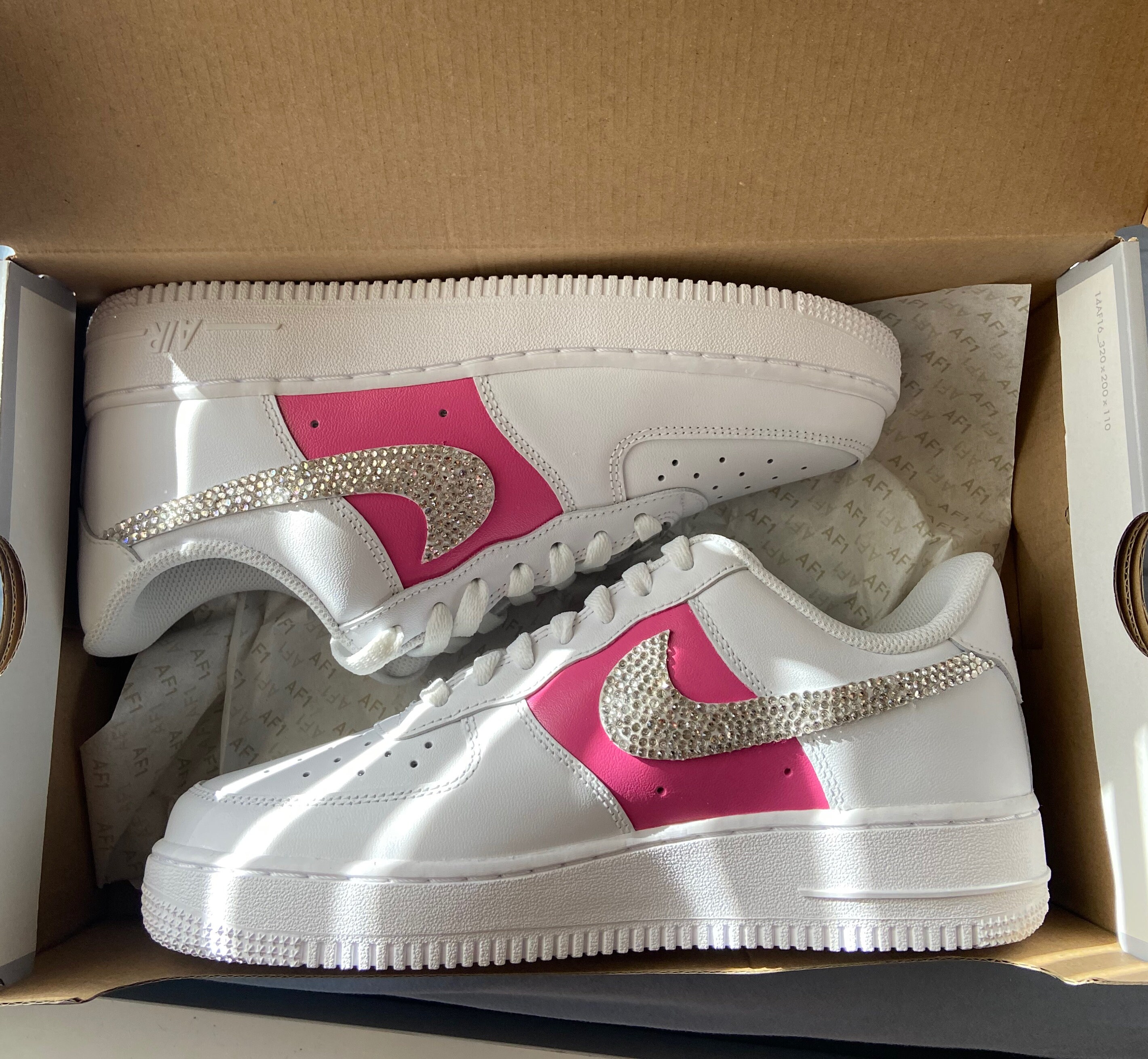 marido Limpiar el piso Envolver Rosa intenso con swoosh de diamantes Nike Air Force 1 - Etsy México