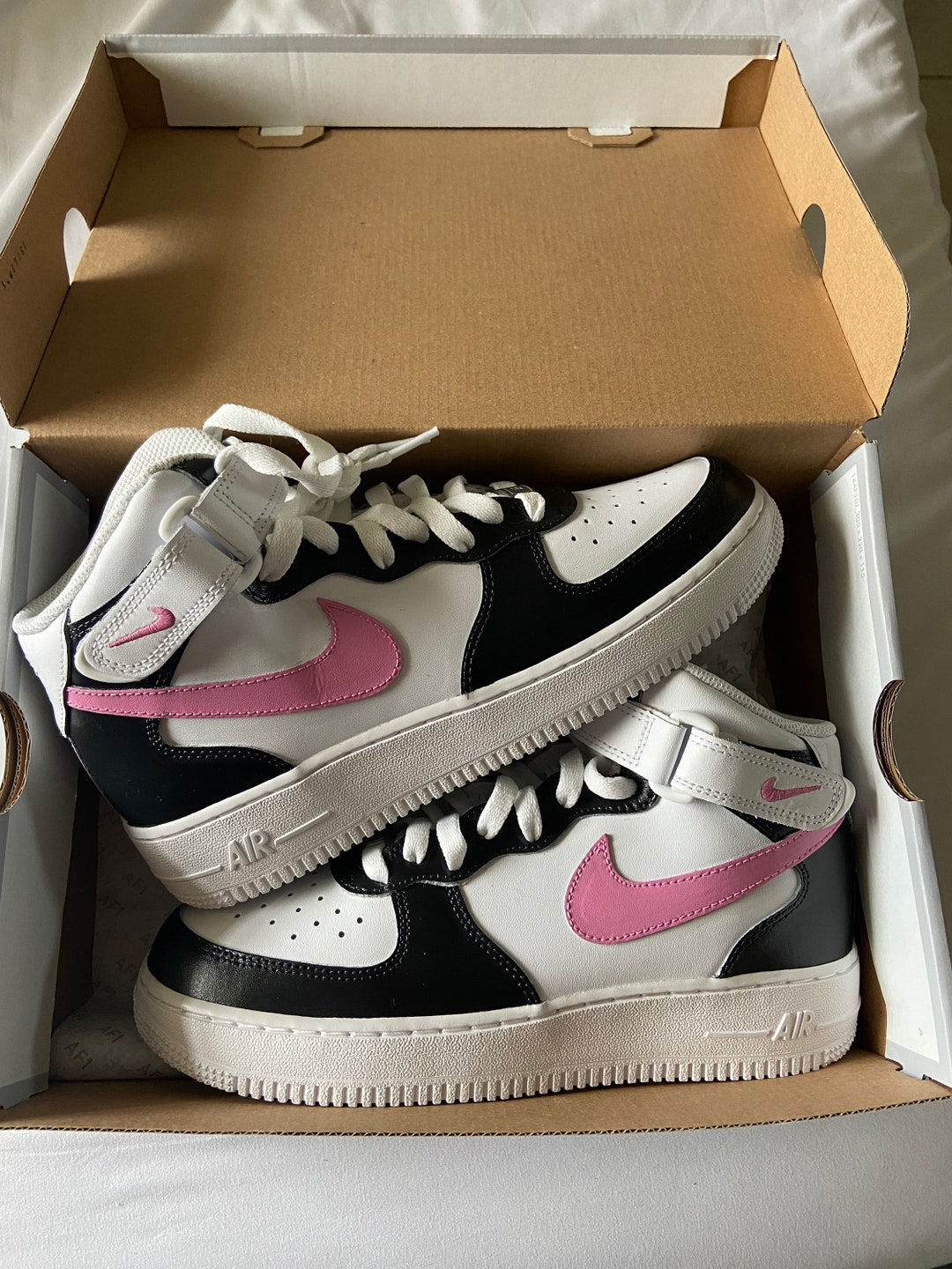 sigaret lint Generator Black and Pink Customized Nike Air Force 1 Mids - Etsy
