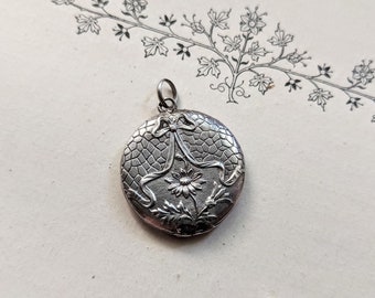 Petit médaillon antique en argent sterling | Pendentif rond victorien en argent | Médaille fleurie ancienne