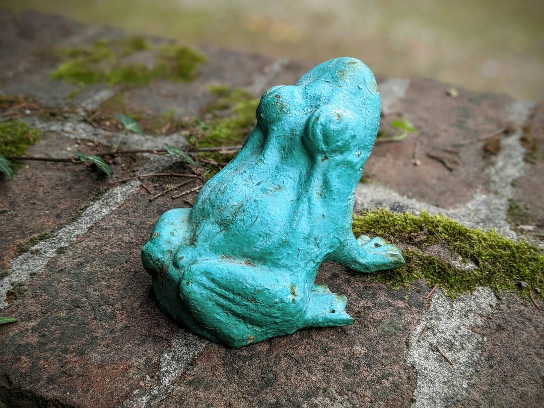 Antique Cast Iron Garden Frog Etsy