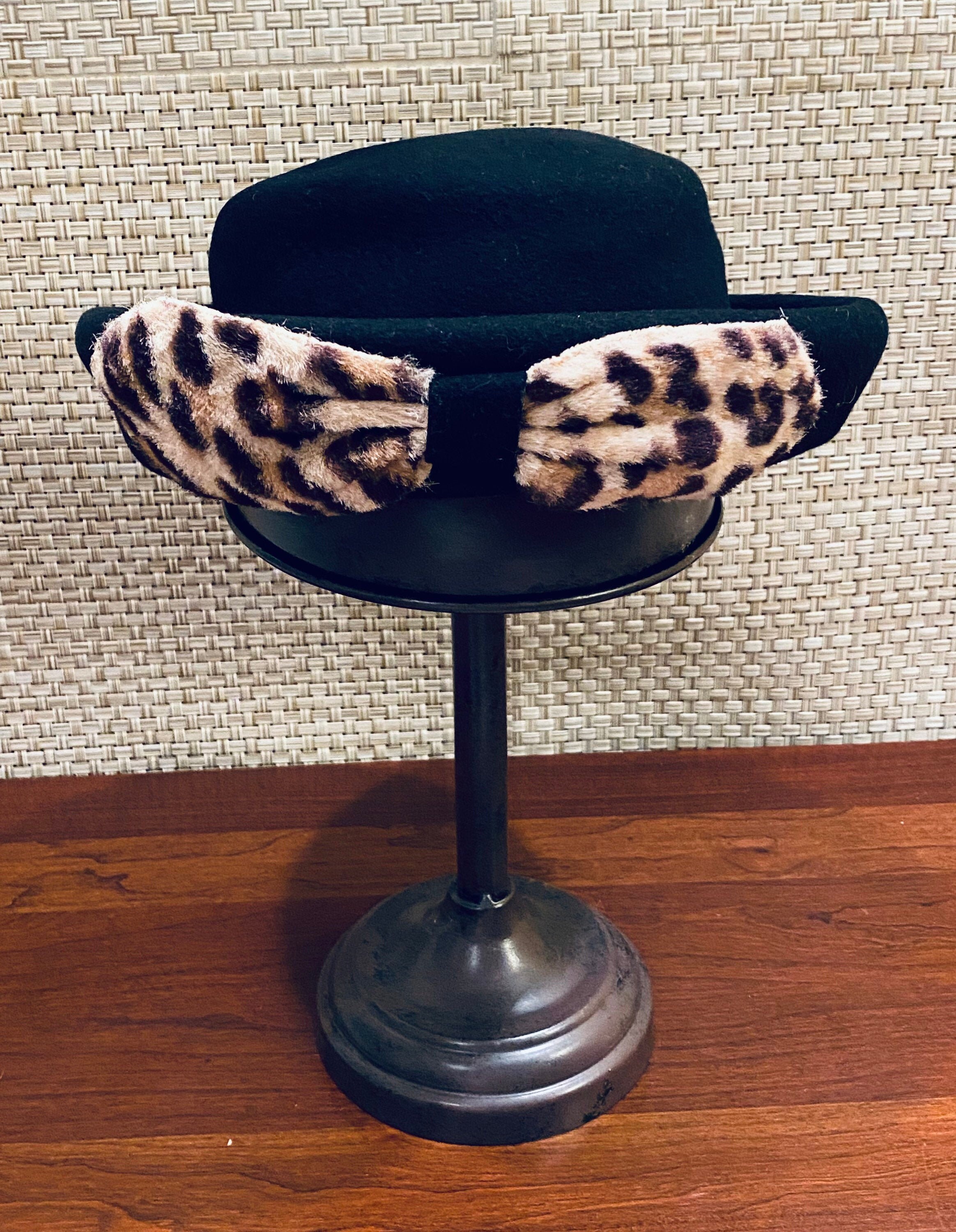 Rare 40s plush leopard spot mohair short bowler cocktail tilt hat w/ feathers 40s Leopard Hat/bowl Hat/pillbox Hat/animal Print Faux Fur  main image 2