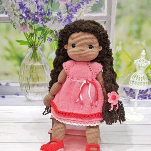 Bambola all&#39;uncinetto nera, bambola nera, bambola afro, bambola africana all&#39;uncinetto, bambola afroamericana, bambola amigurumi finita, bambola all&#39;uncinetto in vendita