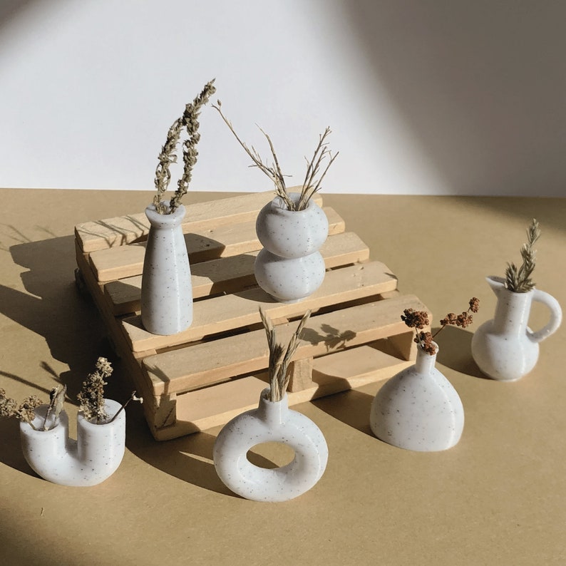 Mini Magnetic Vase No. 1 - Grand Bazaar