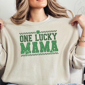 St. Patrick&#39;s-sweatshirt, shirt Lucky Mama, shirt Lucky Mom, shirt Lucky Mom, St. Patrick&#39;s Gift, shirt St. Patty&#39;s, shirts Ierse moeder