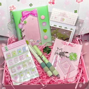 Conjunto de Papelaria Trevo da Sorte | Kit de Papelaria Kawaii | Suprimentos para Pasta de Cartões de Fotos K-Pop | Presentes de Trevo de Quatro Folhas | Conjunto de Diário Fofo