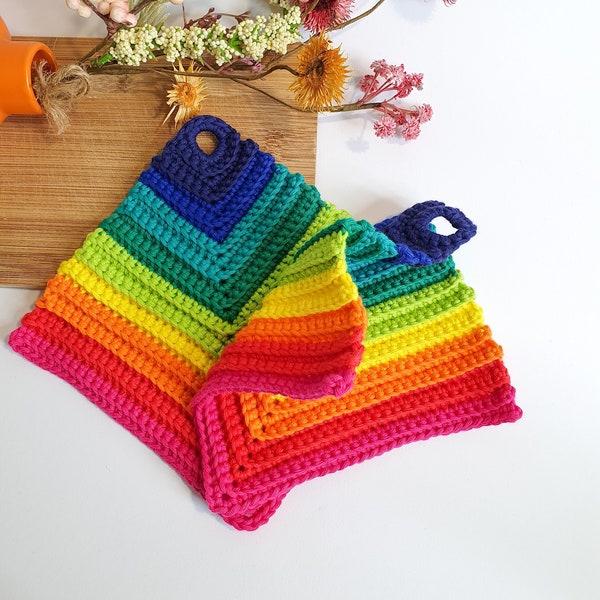 Topflappen gehäkelt Regenbogenfarben 1 Paar | gehäkelte Topflappen bunt Baumwolle | nützliche Küchenutensilien | LGBT Geschenkidee