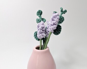 Crocheted mini lavender bouquet | small token of appreciation | gift idea for friends and colleagues