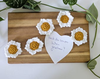 Set of 5 crocheted flower magnets | Handmade daisy fridge magnets with strong magnets