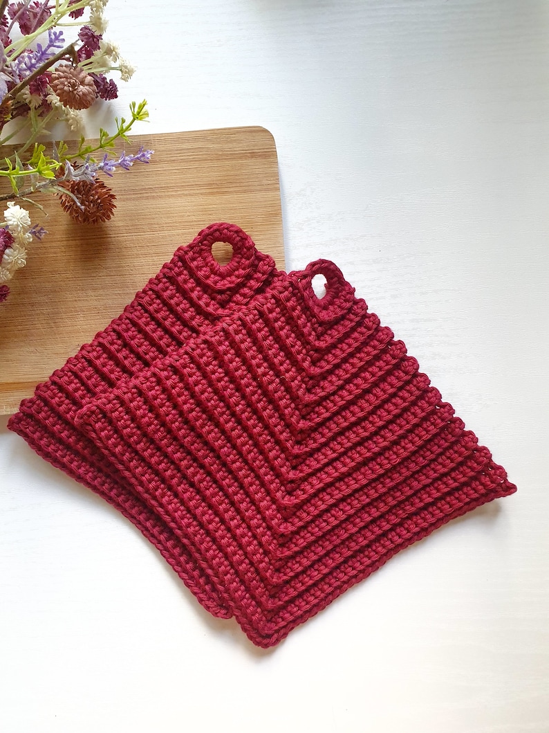 Crocheted pot holders different colors 1 pair Crocheted cotton pot holders useful kitchen utensils small gift idea Weinrot