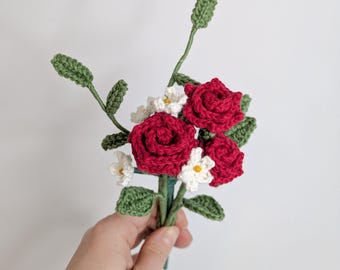 Crocheted mini bouquet of classic red roses | Valentine's Day gift | Vintage decor | Small token of appreciation for friends