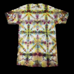 Medium Kaleidoscope Tie-Dye Shirt – Hand Dyed Mandala Tee, Unisex, Handmade Boho Festival Clothing, Trippy Psychedelic T-Shirt