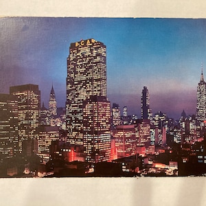 Cartolina d'epoca: "Cala la notte a Midtown Manhattan", New York City