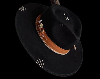 Rebirth Heaven fedora nero fatto a mano a Tulum