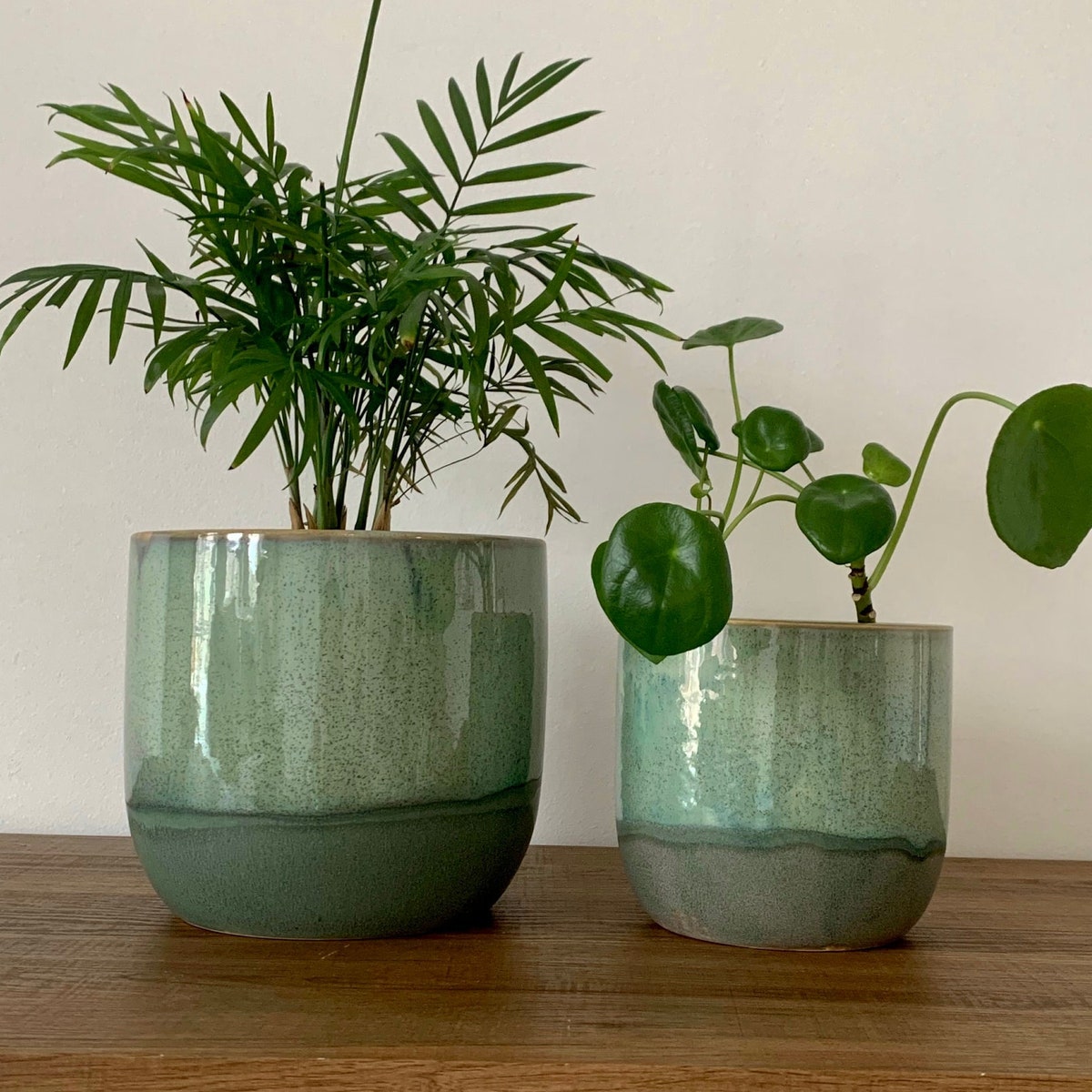 Ceramic plant holders (set of 2)
