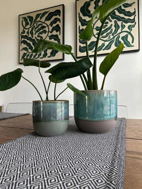 Sea Green Ceramic Plant Pot: Minimalist Indoor Planter