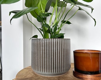 Keramische plantenpot Concert Ridges: moderne plantenbak voor binnen