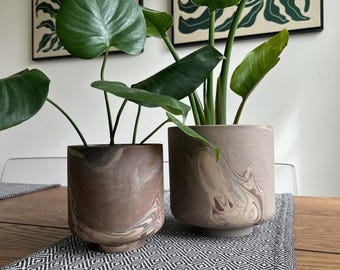 DSTUDIOhome Chocolate Swirl Ceramic Plant Pots – Modern Home Decor (Set of 2)