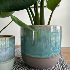 Sea Blue Ceramic Plant Pot: Minimalist Indoor Planter image 8