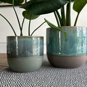Sea Blue Ceramic Plant Pot: Minimalist Indoor Planter image 9
