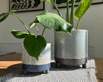 Blue Gradient Ceramic Footed Planter: Minimalist Pottery