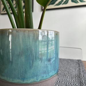 Sea Blue Ceramic Plant Pot: Minimalist Indoor Planter image 6