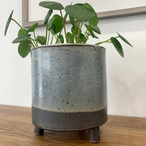 Blue Gradient Ceramic Footed Planter: Minimalist Pottery/indoor planter/Christmas gift