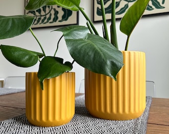 Vaso in ceramica color giallo senape: linee texturizzate, ceramica per interni ed esterni/decorazione splendida/