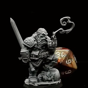 Geraldir - Fighter Dwarf /  4K Ultra HD RPG Miniatures UK / Extreme Detail / Primed by Hand / Tough Resin / Easier to Paint