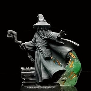 Amlund Maegon - Wizard / RPG (Roleplaying Games) miniature / Perfect for Dungeons and Dragons / 4K Ultra HD / Primed by Hand / UK