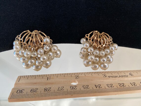 Vintage clip on pearly earrings - image 2