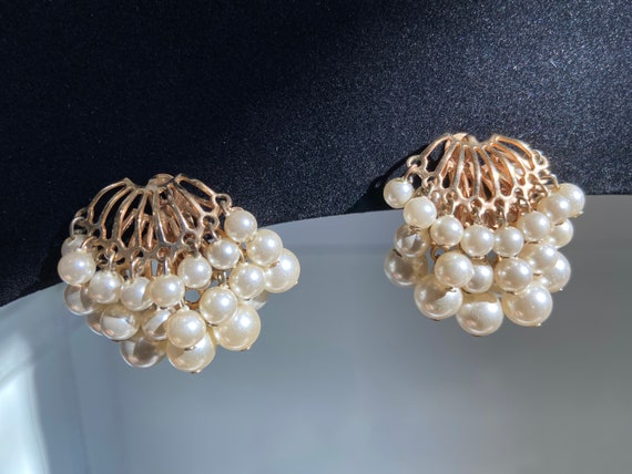 Vintage clip on pearly earrings - image 5