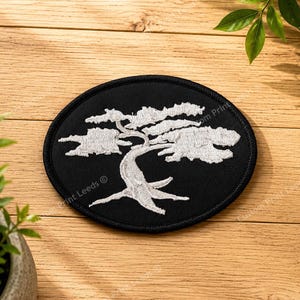 Parche bordado de árbol bonsái de Miyagi Do de 7,6 cm (3") - Karate Kid / Cobra Kai - Disponible para planchar