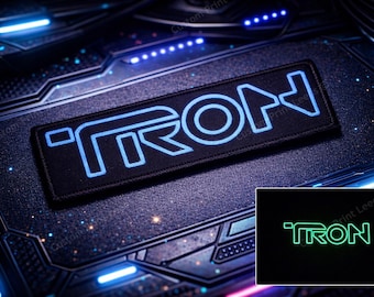 Naszywki na marynarki kostiumowe inspirowane filmem „Tron” – dostępne do prasowania – sprawdź!