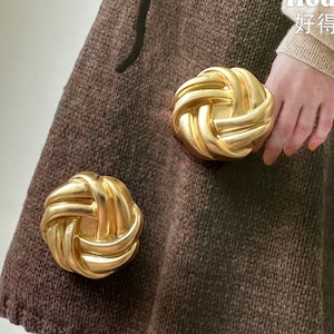 12/18/23mm Gold Rotate Knot Flower Metal Shank Buttons Shirt Skirt Suit Coat Suit Dress Sweater Fashion Ladies Buttons,