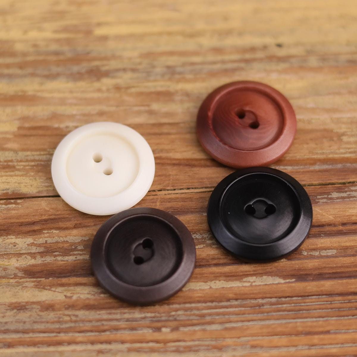 18/23/25mm Corozo Buttons Red Brown Black White 4-hole Natural