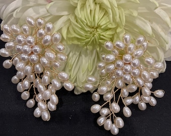 Pearl Earrings, Cluster pearl earrings, bride earrings, bride jewelry,  earrings pearl cluster, wedding attire, wedding fashion, earring