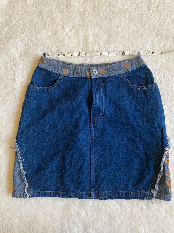 Vintage 1990s Denim mini skirt with floral embroi… - image 5