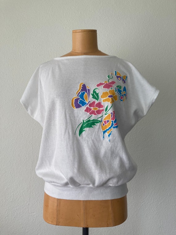 Vintage 80s boatneck t shirt with flowers and butt