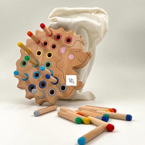 Montessori Wooden Turtle,Hedgehog,peacock Color Matching Toys - Fine Motor Skills Educational Set for Toddlers - Eco-Friendly Learning Toy