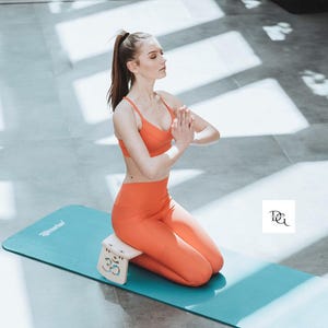 Wooden Yoga Meditation Stool with Om Symbol,  Ergonomic Design for Comfort and Support, Perfect for Zen, Prayer, and Relaxation, Yoga bench