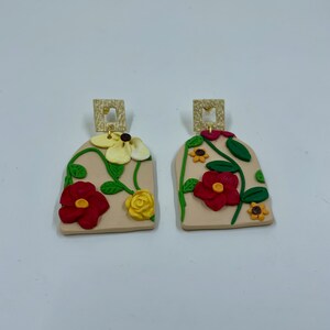 Boucles D'oreilles Pendantes Fleurs De Bananier Colorées - Neuf Avec étiquettes