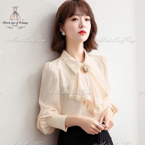 Vintage blouse hotsell