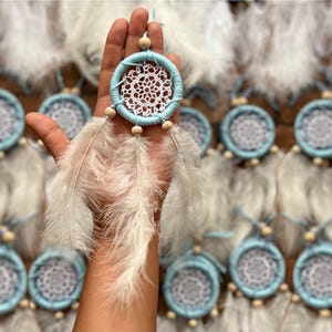 Bomboniera acchiappasogni blu in miniatura, regalo personalizzato per baby shower per bambini, souvenir di compleanno personalizzati per bambini