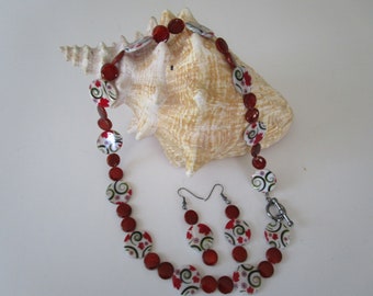 Coin shaped shell necklace and free matching dangle earrings