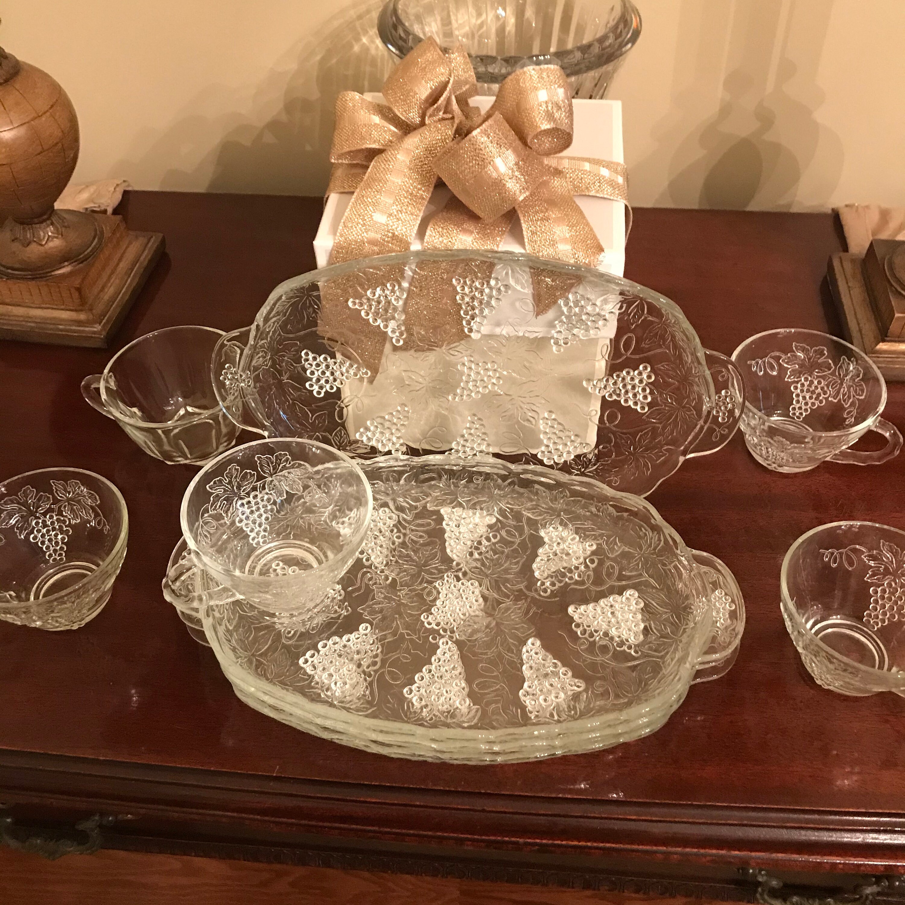 This 1950/1960 vintage snack set is perfect for Mother's Etsy